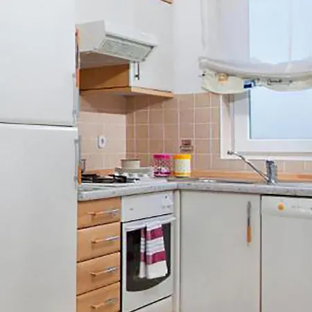 Stunning In Vabriga W/ 2 Bedrooms Appartement Tar-Vabriga
